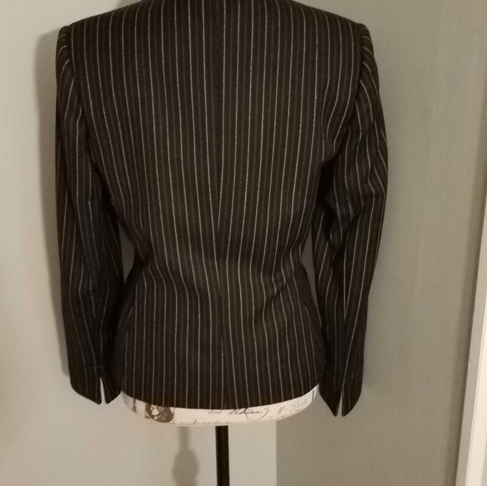 Ladies jacket - Picture 3 of 3